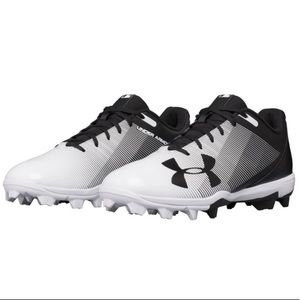 🍀 *SOLD* UNDER ARMOUR BASEBALL CLEATS, SIZE 1 KID